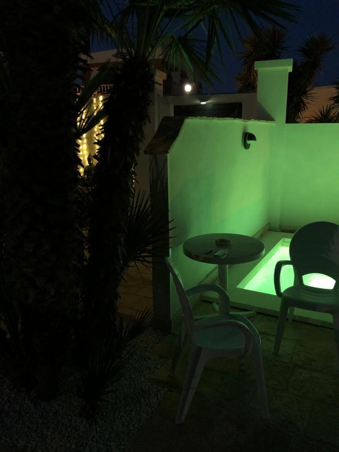 Le Due Pigne (Adults Only) Villa Таранто Екстериор снимка