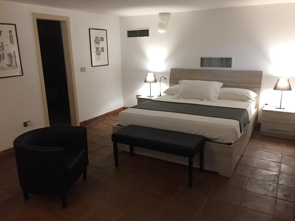 Le Due Pigne (Adults Only) Villa Таранто Екстериор снимка