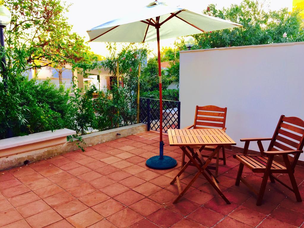 Le Due Pigne (Adults Only) Villa Таранто Екстериор снимка